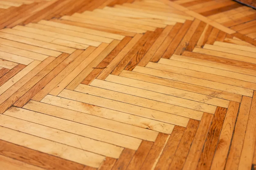 Parquet chevron et bâton rompu